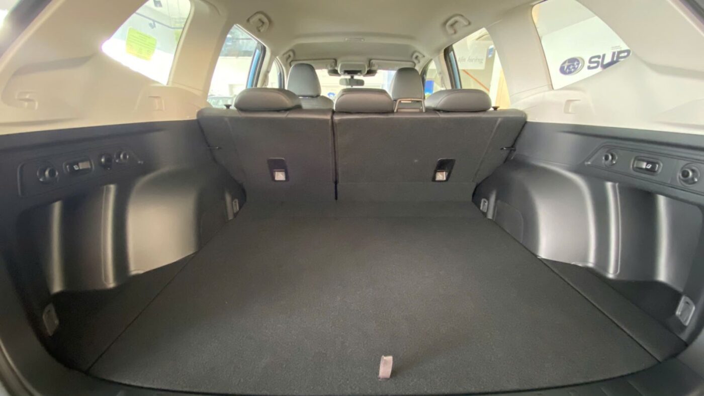 Nội thất Subaru Forester 2.0 — Khoang hành lý 505L