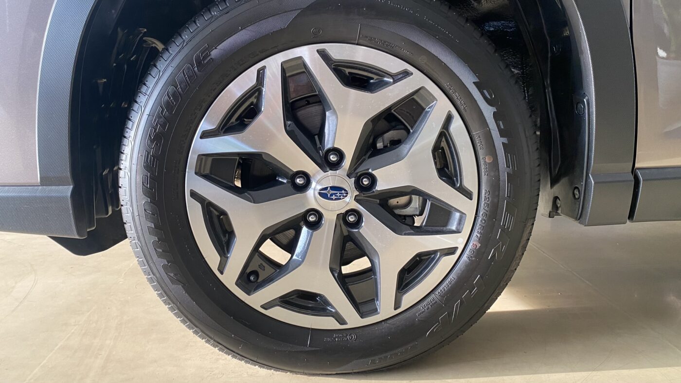 Ngoại thất Subaru Forester 2.0 — Mâm hợp kim thể thao