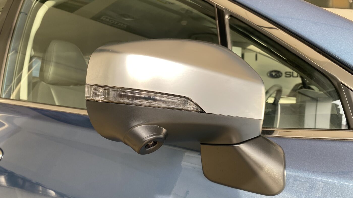 Ngoại thất Subaru Forester 2.0 — Gương chiếu hậu tích hợp