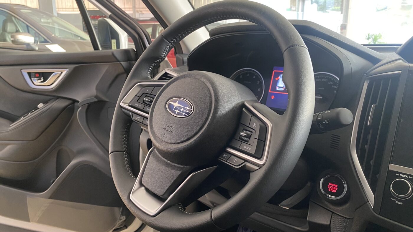 Nội thất Subaru Forester 2.0 — Vô lăng & bảng đồng hồ