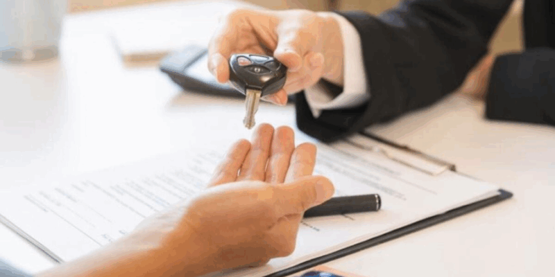 Thủ tục mua bán xe ô tô cũ theo quy định cập nhật mới 2025 5 Hình Ảnh Sang Tên Cho Chủ Xe Mới
