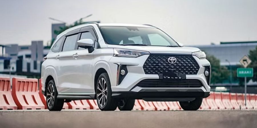 Top 10 Xe 7 Chỗ Giá Rẻ Đáng Mua Nhất 2025: Tư Vấn Chi Tiết Từ Chuyên Gia 4 Toyota Veloz Cross - Tiện Nghi Vượt Trội Trong Tầm Giá