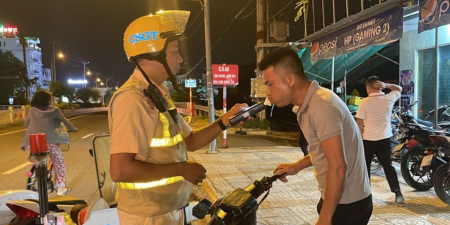 Nghị định 168 xe máy: Tổng hợp mức phạt mới 2025 (Cập nhật đầy đủ) 7 vi phạm nồng độ cồn ở mức cao nhất