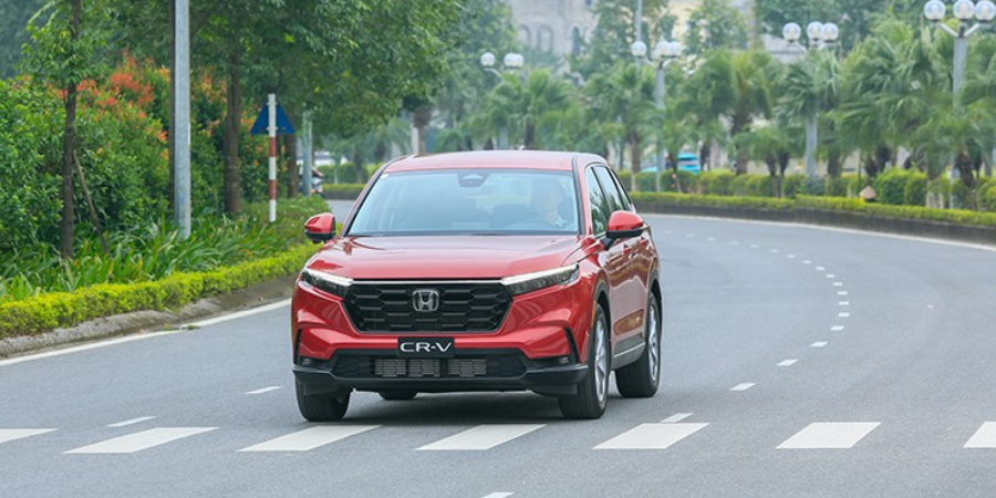 Khám phá 10 mẫu xe 5 chỗ gầm cao đáng mua tại Việt Nam 2025 5 Honda CR V 1029 ty dong