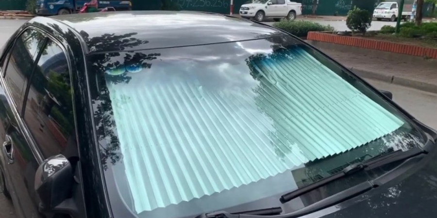 Hướng Dẫn Chọn Vị Trí Lắp Tấm Chắn Kính Lái Ô Tô Hiệu Quả 3 Lap tam chan kinh o to ben trong Uu nhuoc diem