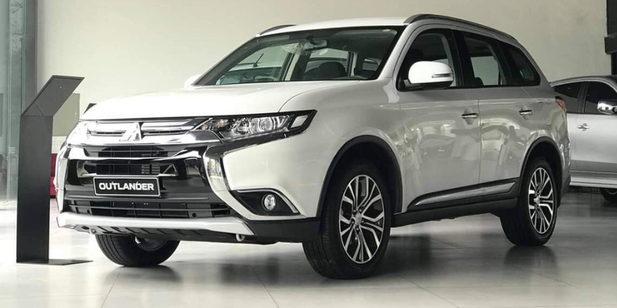 Xe 5 chỗ gầm cao giá trên 1 tỷ 4 Mitsubishi Outlander 2.4 Premium