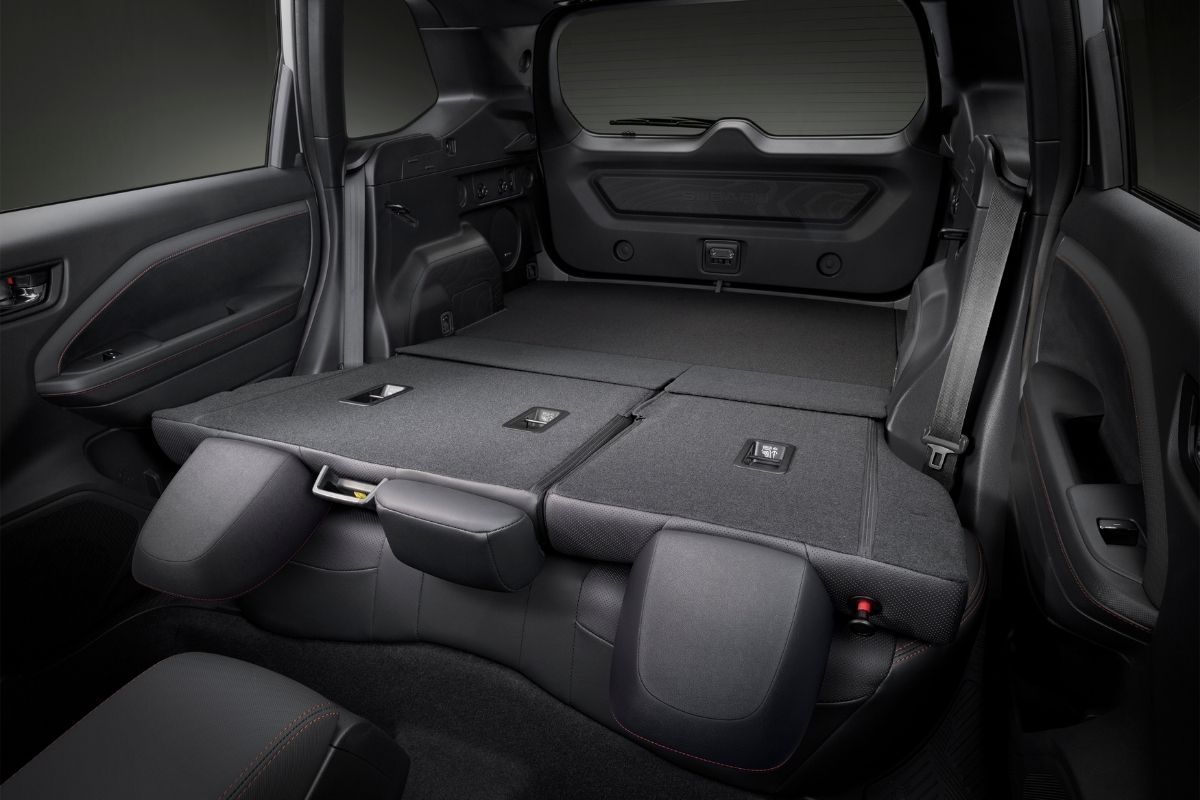 Nội thất Subaru Forester 2.5 — Khoang hành lý linh hoạt