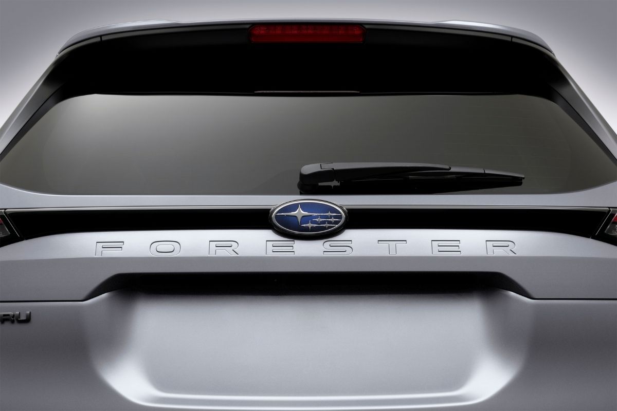 Ngoại thất Subaru Forester 2.5 — Thiết kế đuôi xe