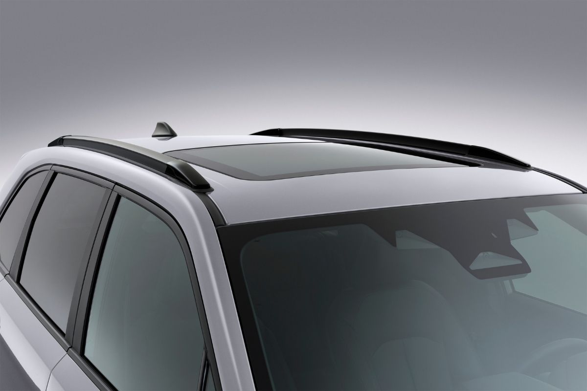 Ngoại thất Subaru Forester 2.5 — Cửa sổ trời & thanh giá nóc